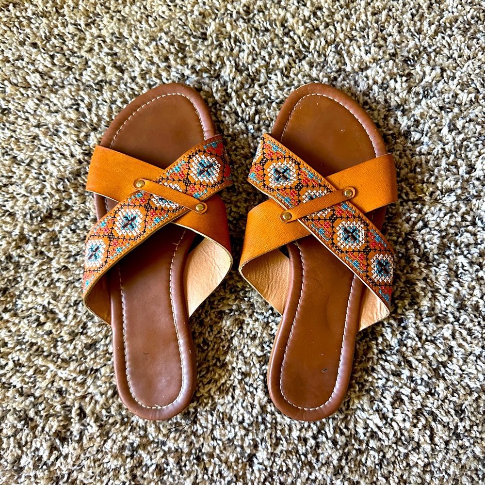 Sandals with beautiful embroidery details on the straps